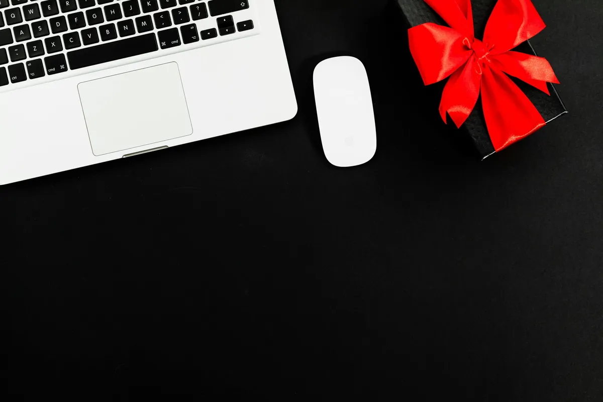 Sophisticated Personalized Tech Gifts for the Modern Professional - feature 2
